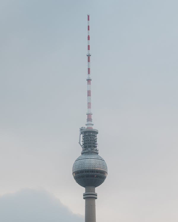 Бесплатное стоковое фото с broadcast tower, Берлин, вертикальный выстрел