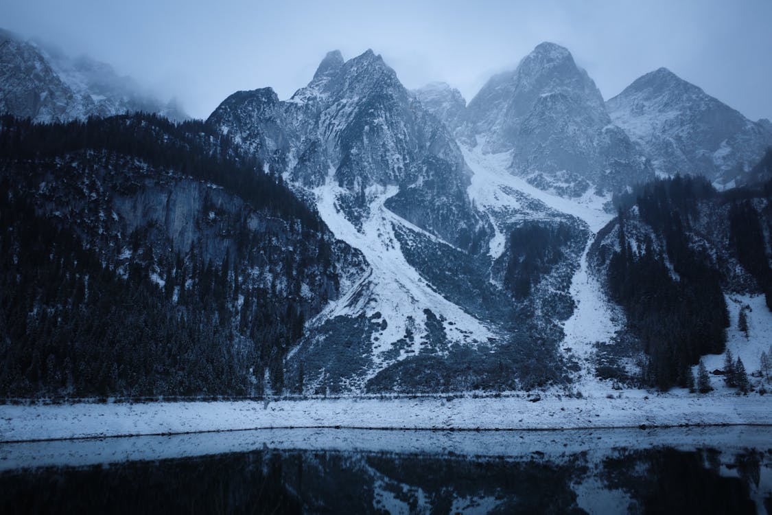 Rocky Mountains at the Lake in Winter · Free Stock Photo
