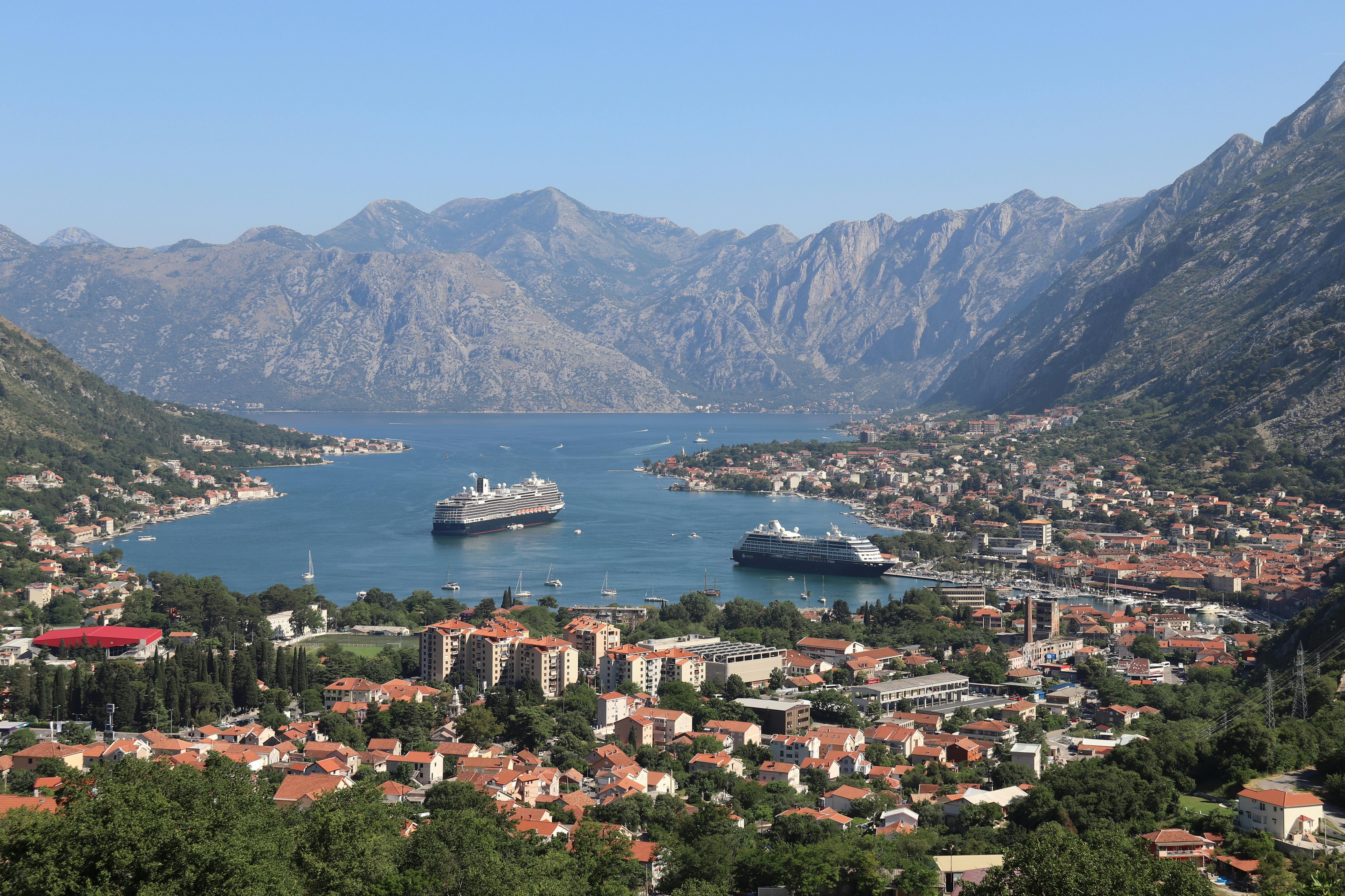 Summer Travel 2026: Why Cruising is the Ultimate Family Vacation — Photo by Philipp Schwarz on Pexels