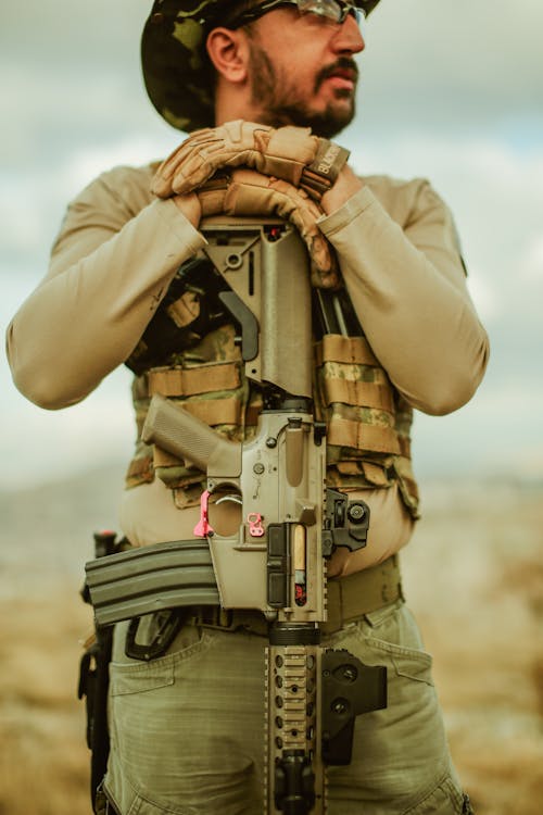 Foto d'estoc gratuïta de arma, camuflatge, exèrcit