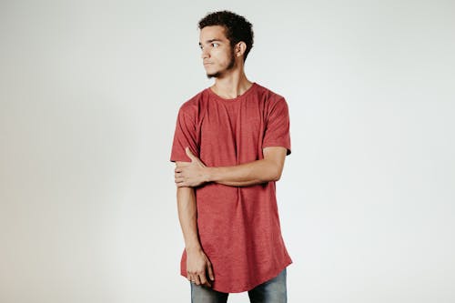 Foto profissional grátis de camiseta, casual, contemporâneo