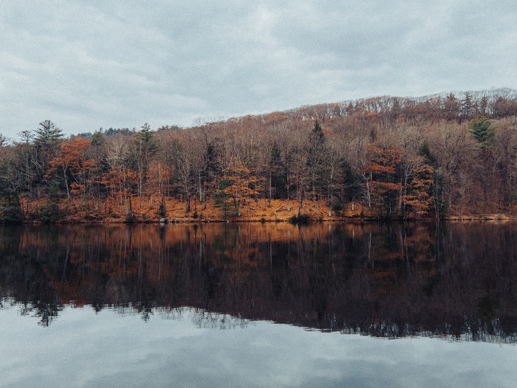 Bagaimana Menggunakan Refleksi Air untuk Fotografi Perjalanan yang Unik