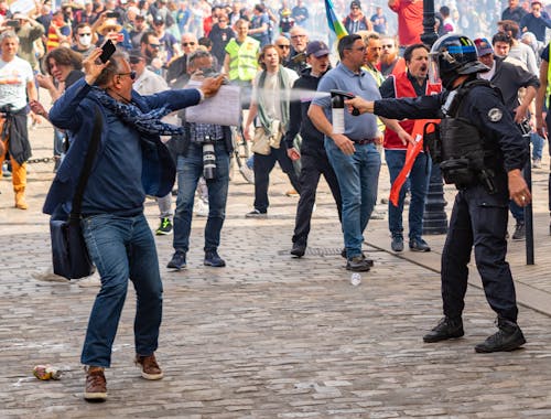 Fotobanka s bezplatnými fotkami na tému benzín, dav ľudí, demonštrácia