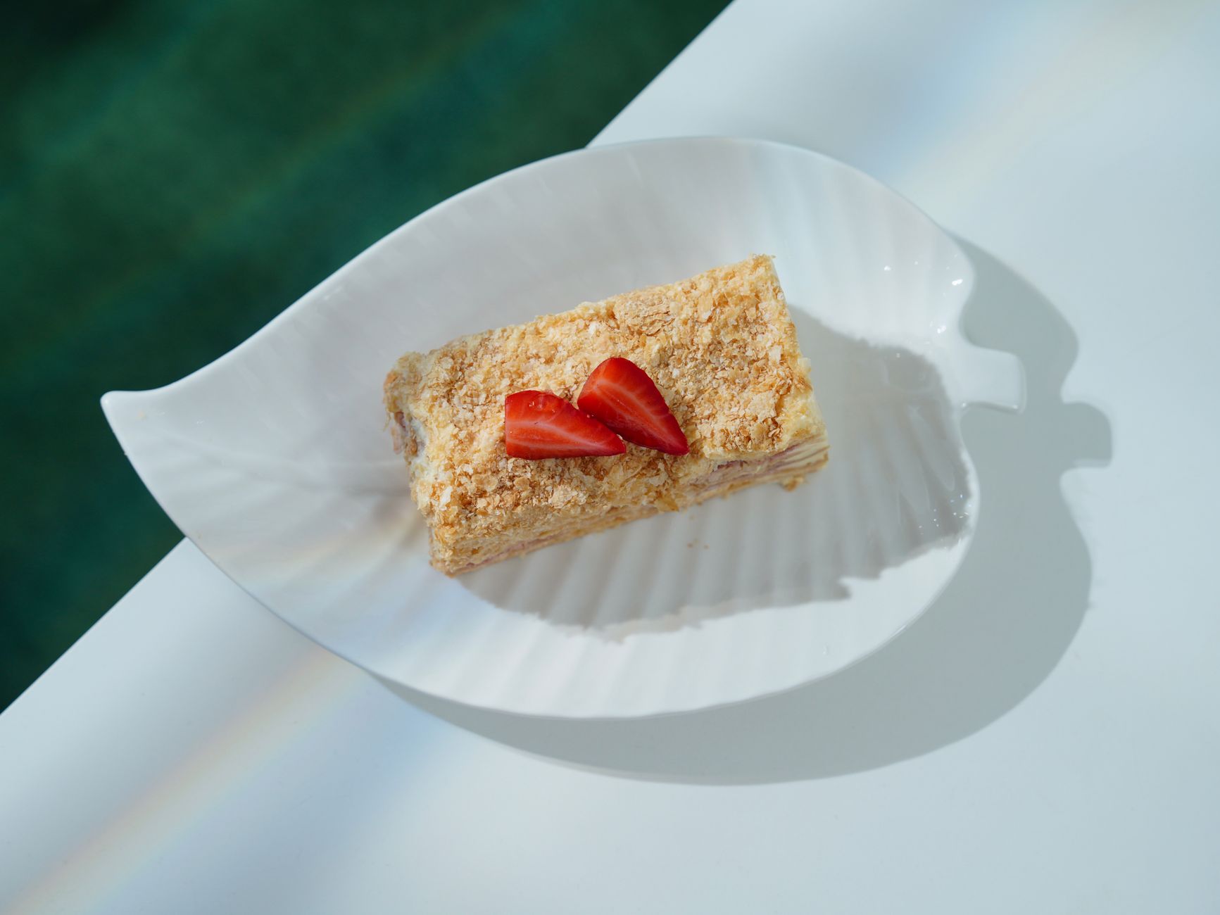 Kat kat açılmış Napolyon pastası hamuru