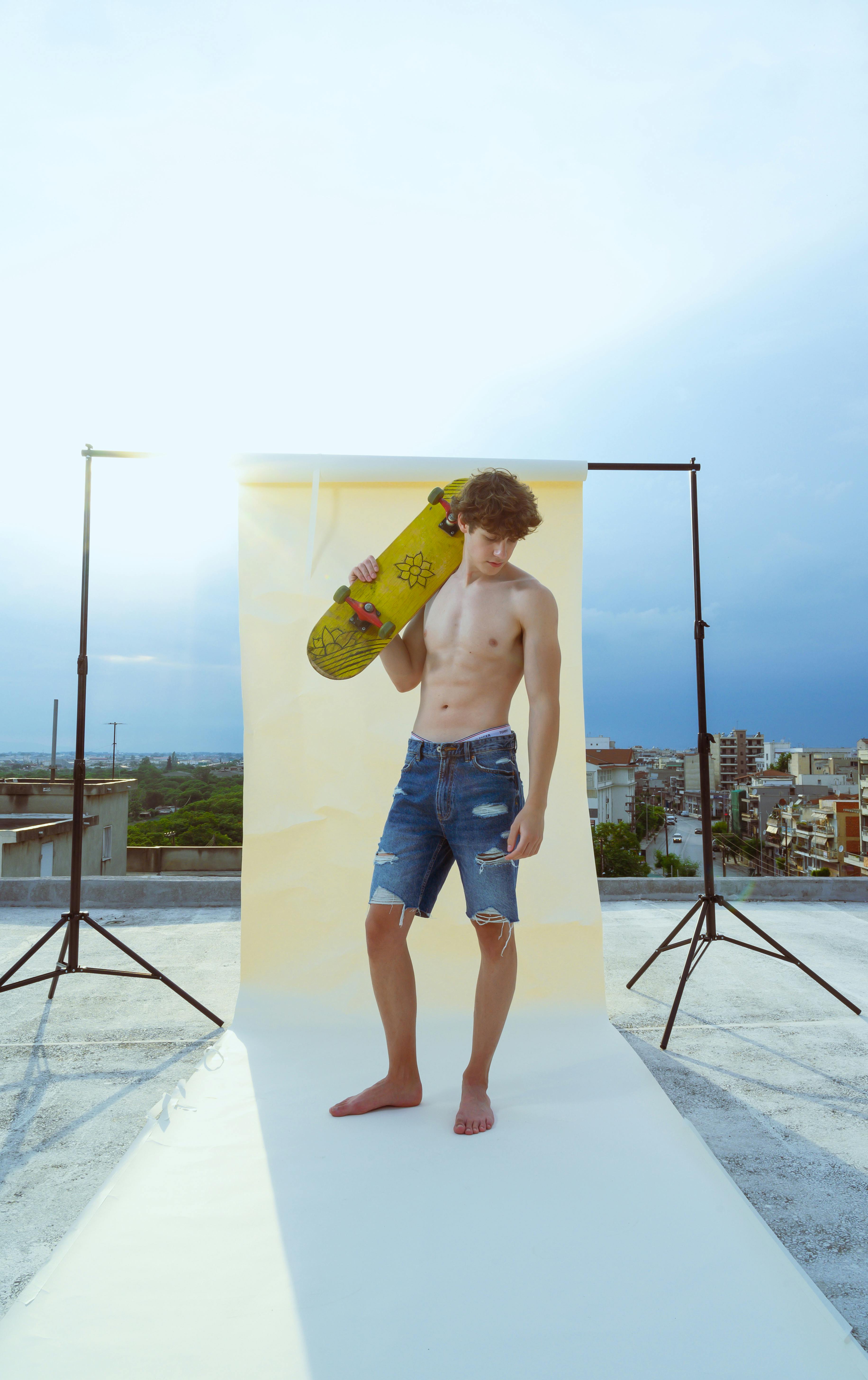 bezplatná Základová fotografie zdarma na téma atletický, bezstarostný, ctižádostivý model Základová fotografie