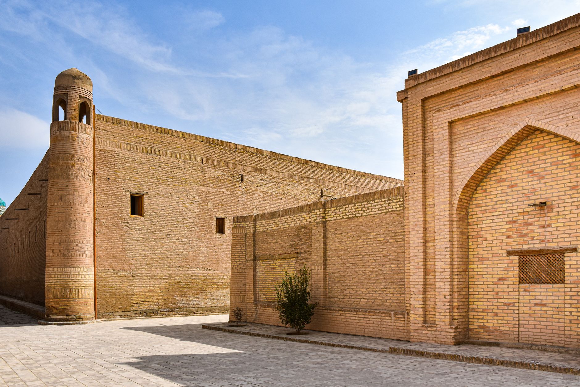 Menjelajahi Khiva, Kota Benteng UNESCO di Jalur Sutra Uzbekistan