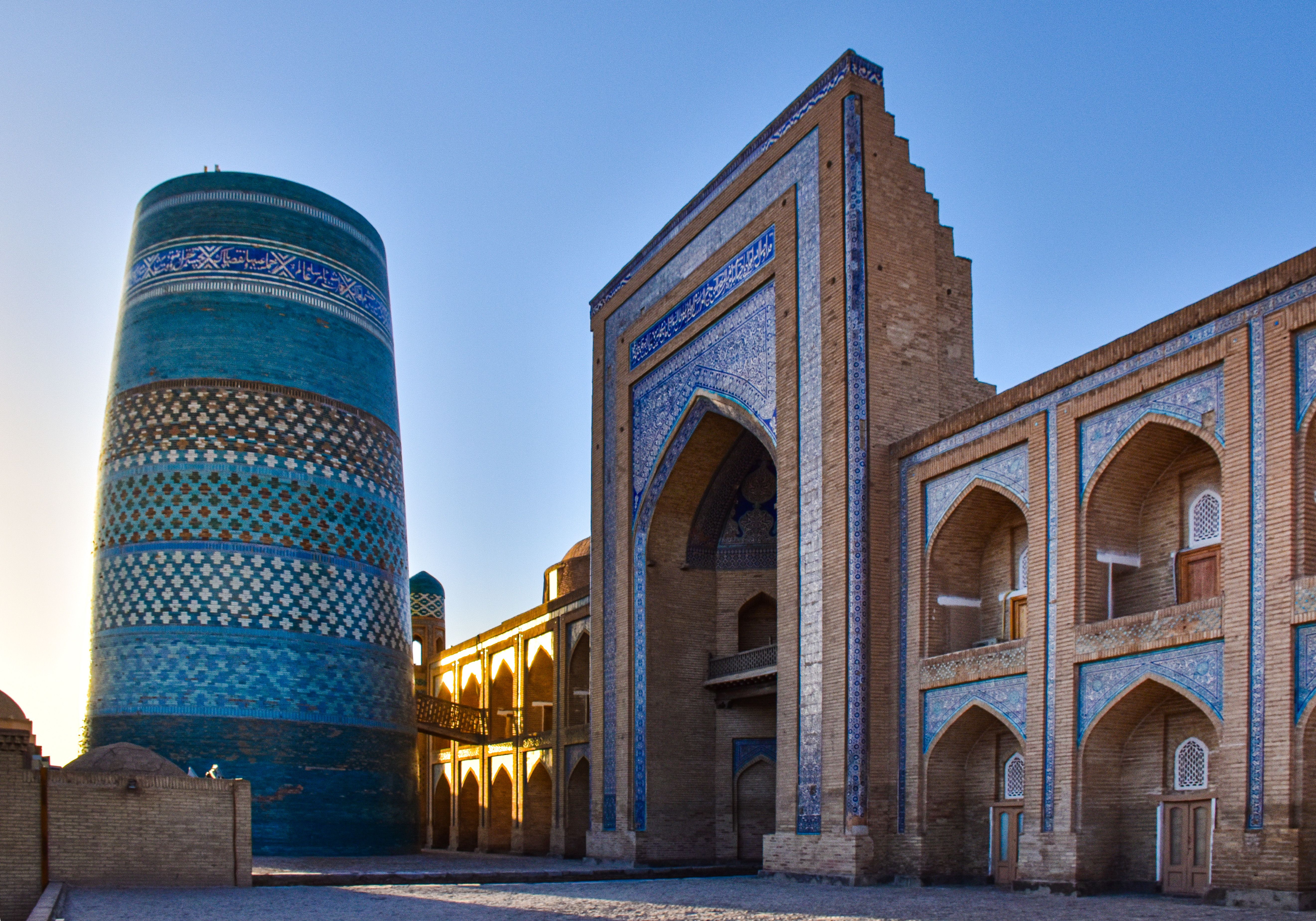 Abdulaziz Khan Madrassah