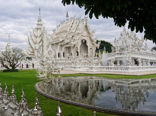 Wat Rong Khun (Chiang Rai Thailand)