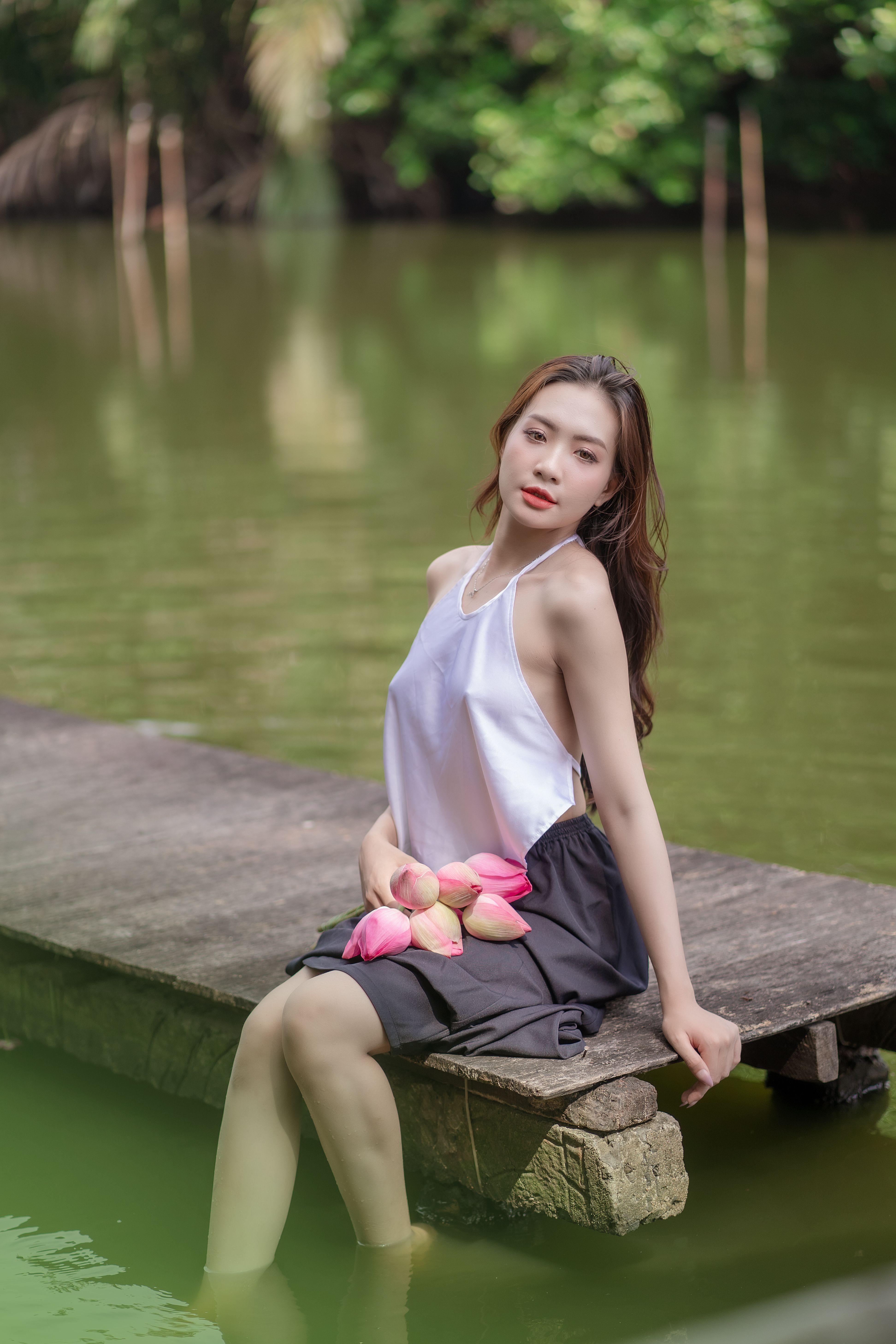 Brunette Woman Posing by the Lake · Free Stock Photo