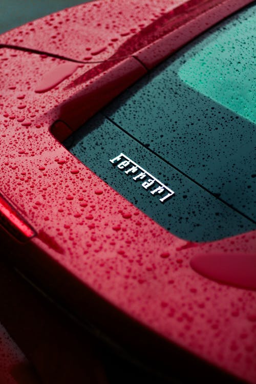 Základová fotografie zdarma na téma červené auto, dešťové kapky, Ferrari