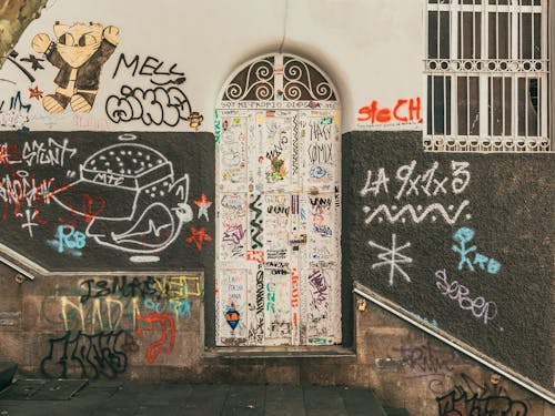 Foto d'estoc gratuïta de arquitectura colonial, graffiti art