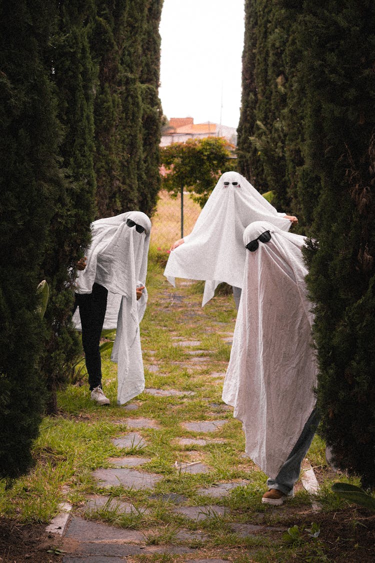 Three Funny Ghosts