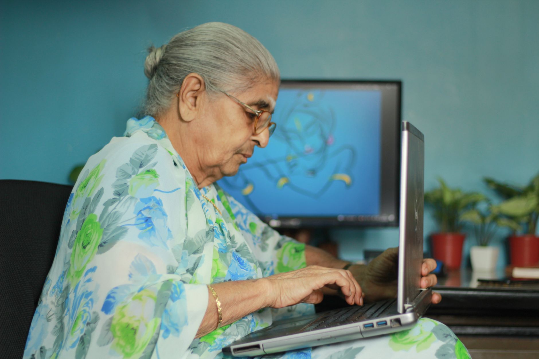 Citizen using digital services
