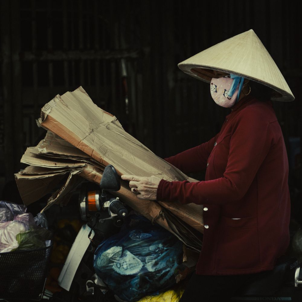 Raglan — student move with boxes and a van
