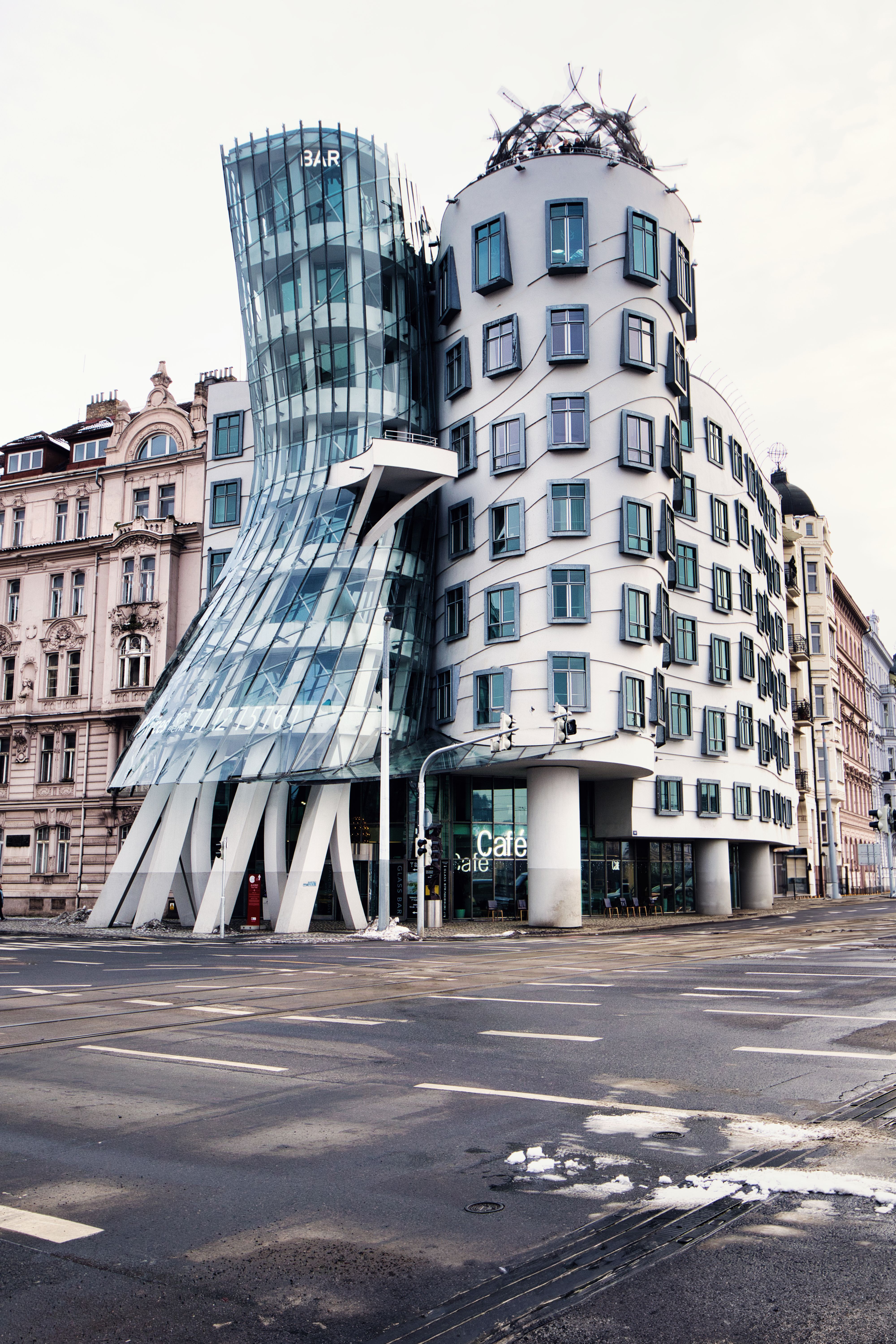 Modern Building on City Street · Free Stock Photo