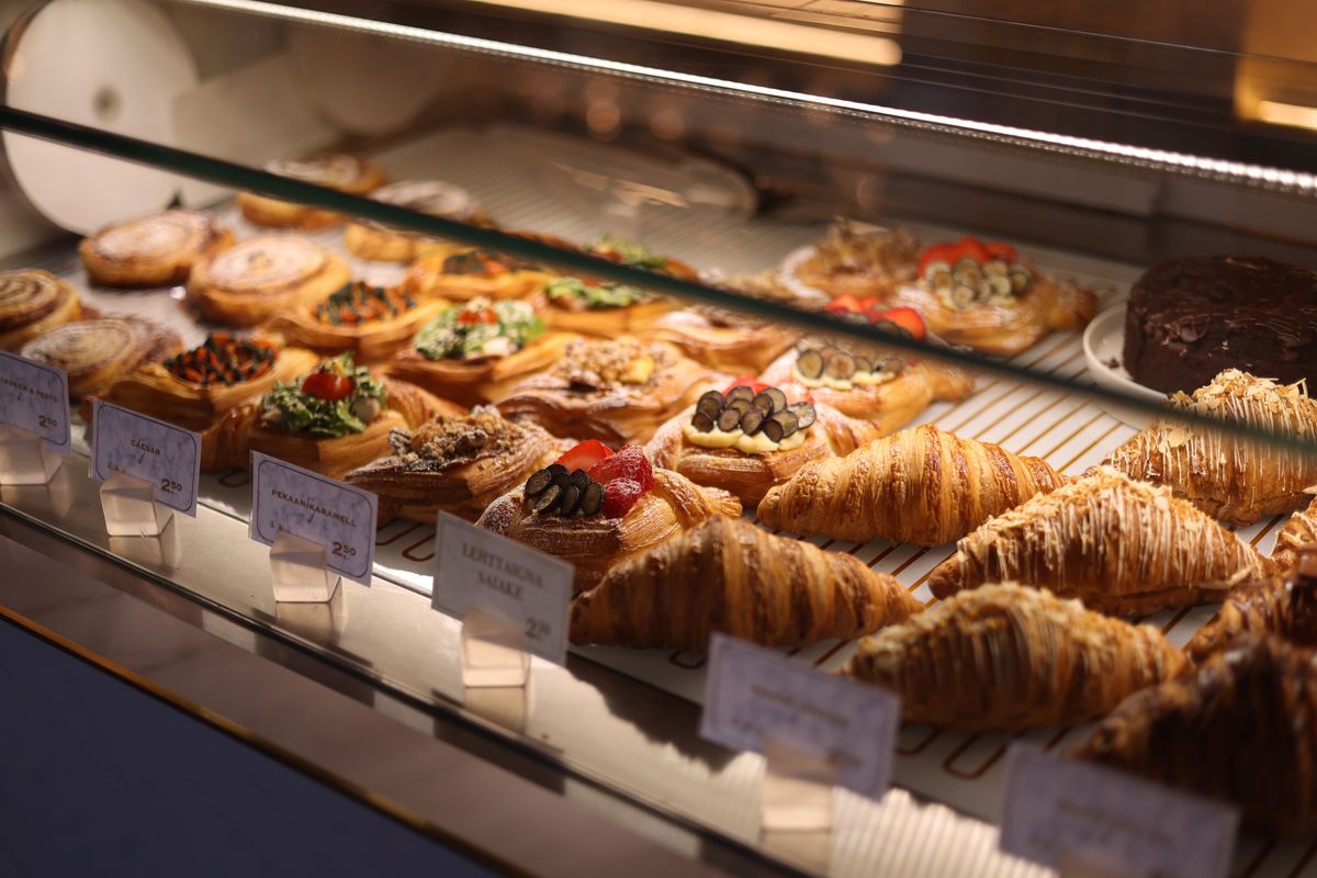 The atmosphere at Daybreak Cafe & Bakery