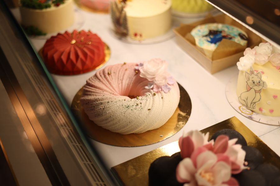 Luxurious cake display at The Tastebuds bakery in Bhat Circle Ahmedabad