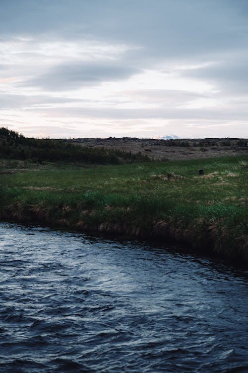 Fotobanka s bezplatnými fotkami na tému cestovať, dedinský, hracie pole