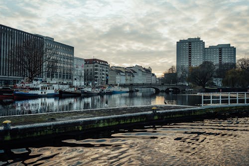 Fotos de stock gratuitas de Alemania, arquitectura moderna, barcos