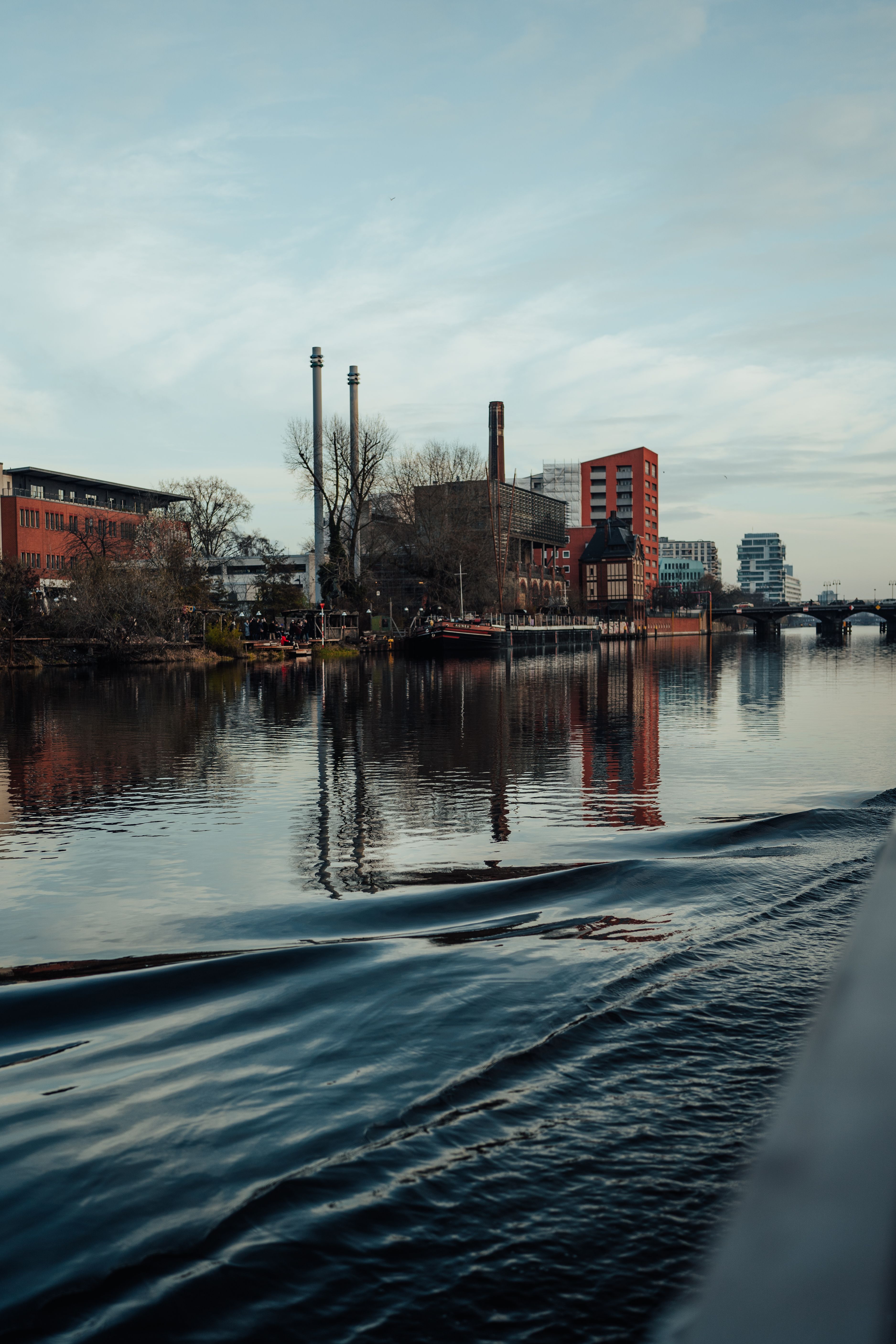 River in Town · Free Stock Photo
