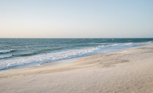 Fotobanka s bezplatnými fotkami na tému breh, kývať, more