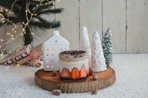 Free Delightful Christmas dessert with festive decorations, perfect for holiday celebrations. Stock Photo