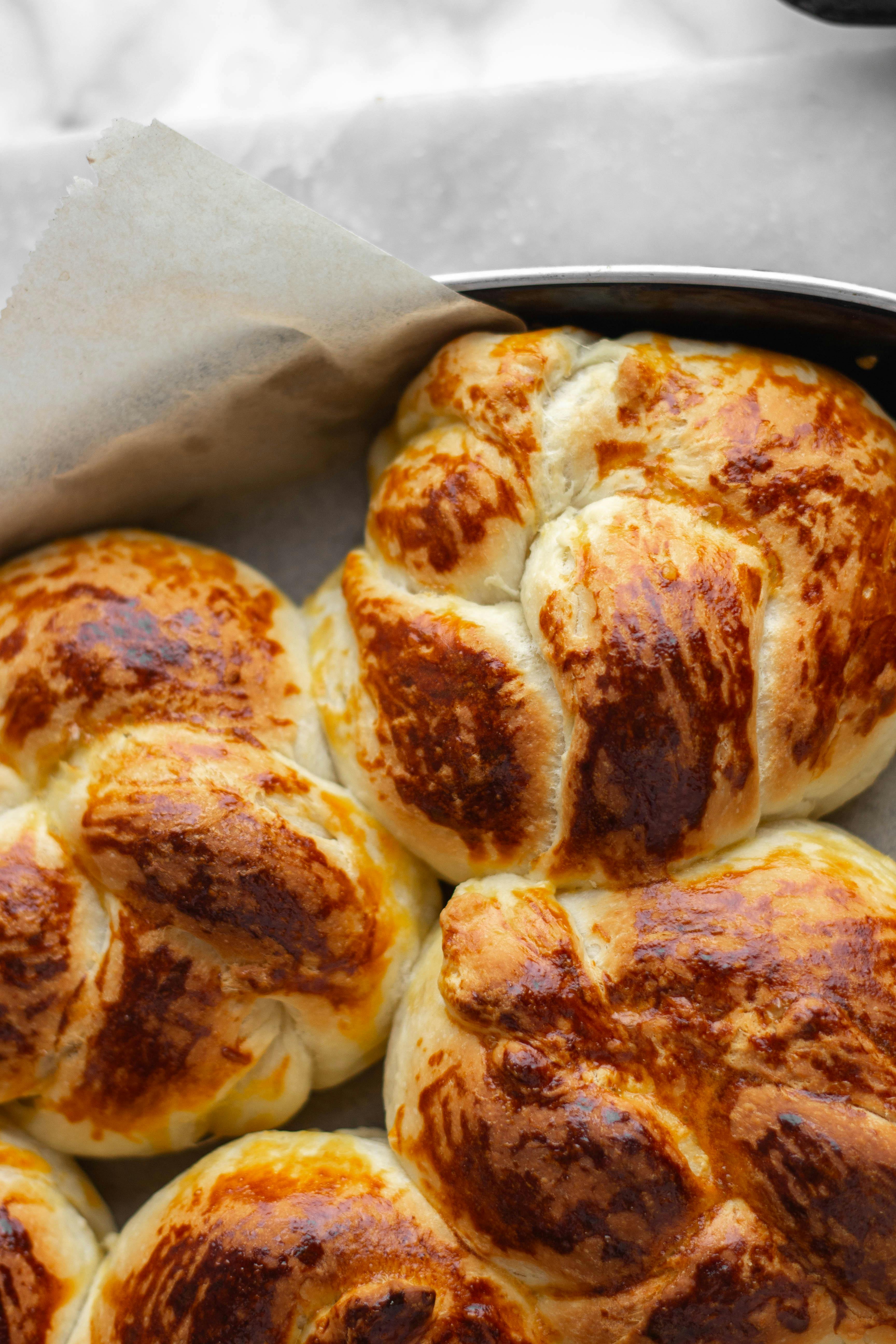 Bollos caseros recién horneados