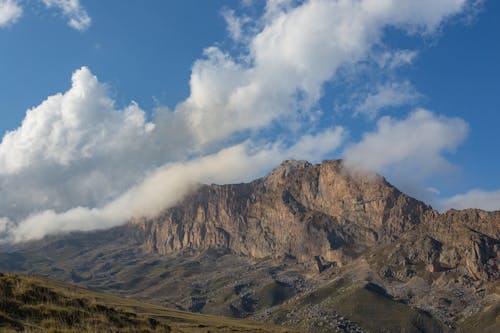 Darmowe zdjęcie z galerii z brązowa dolina, chmury, eteryczny
