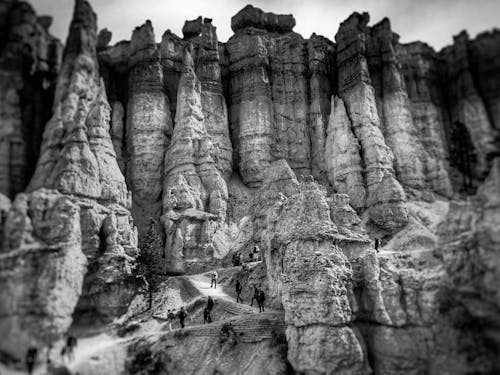 Kostnadsfri bild av bryce canyon nationalpark, svartvitt