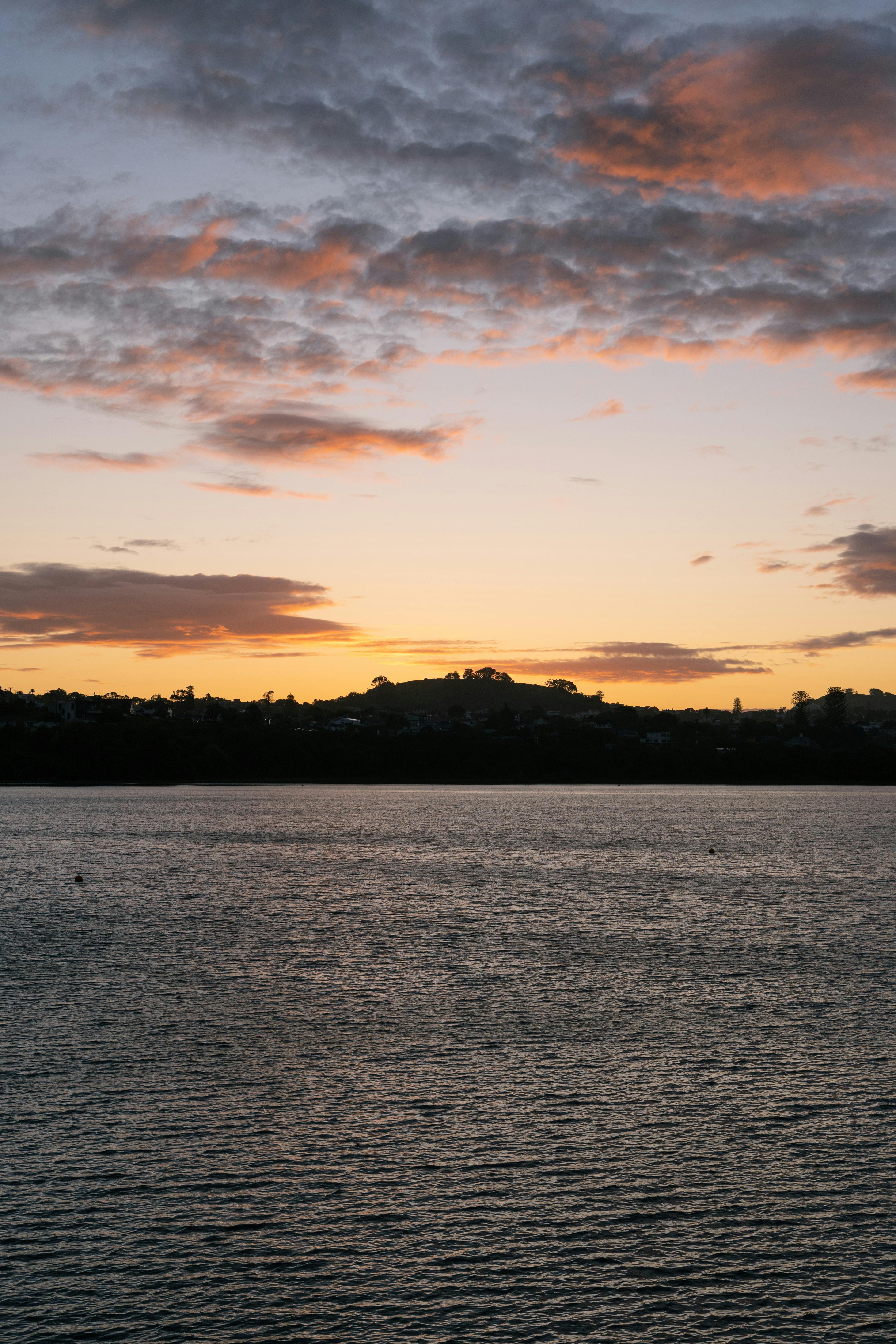 Woster Y2K Panic: Missouri River’s Quiet Dawn