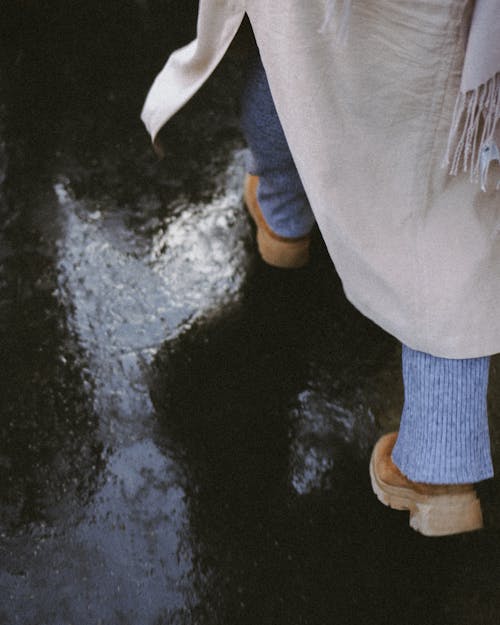 비, 수직 쐈어, 신발의 무료 스톡 사진