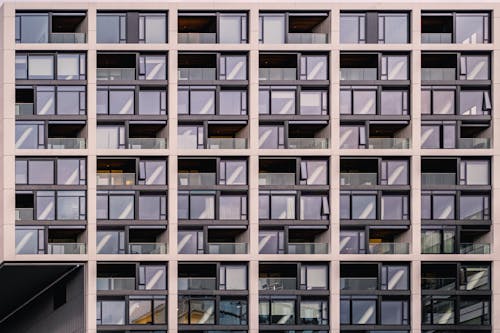 Kostenloses Stock Foto zu apartments, fenster, gebäude außen