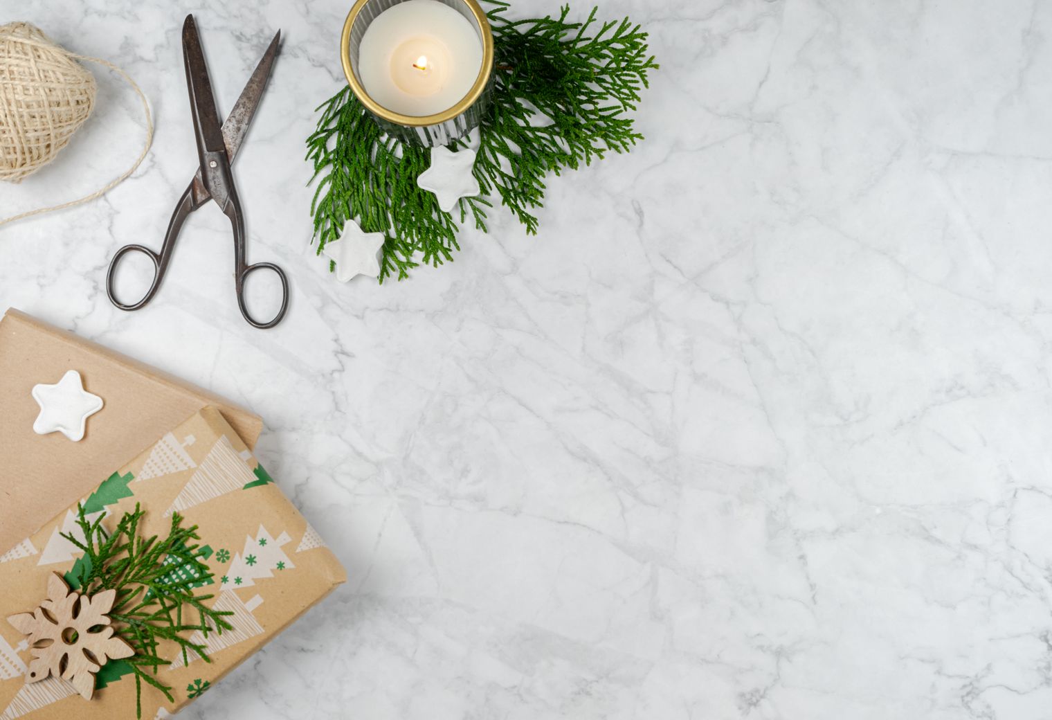 Wishaw — professional packers wrapping and boxing belongings