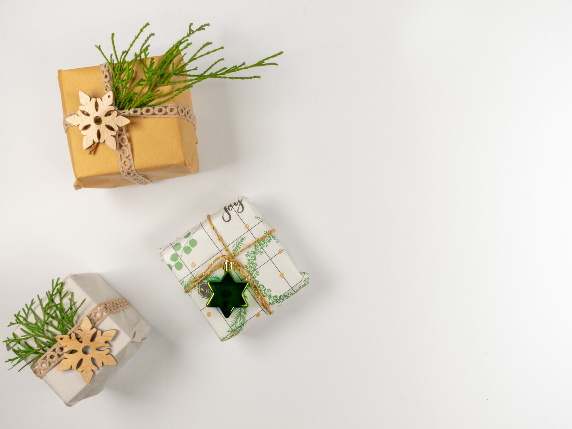 Packing & Materials in Monifieth, Scotland — professional packers wrapping and boxing belongings