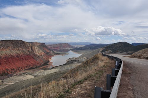 Kostenloses Stock Foto zu canyon, fluss, landschaft