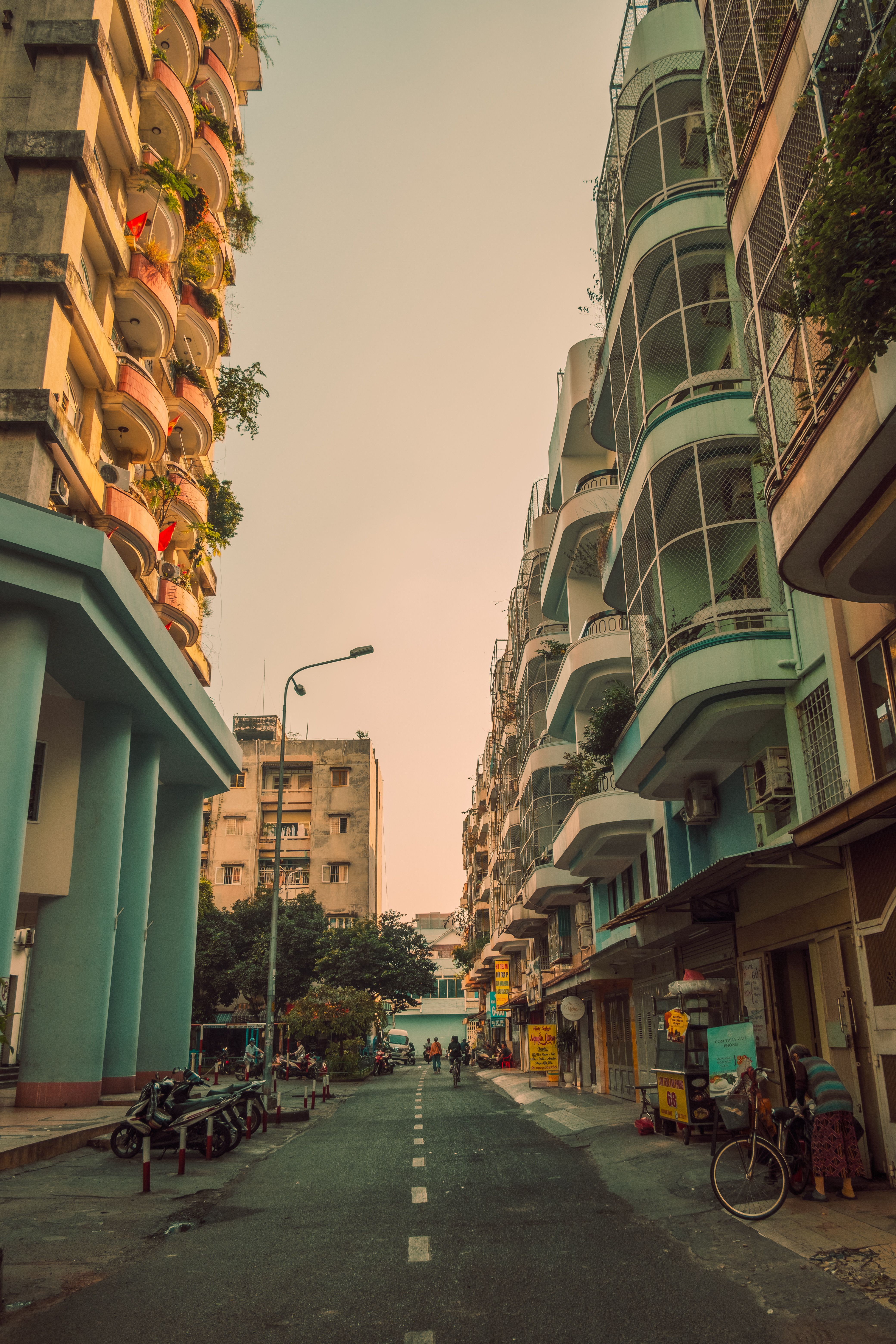 Street and Residential Apartment Buildings · Free Stock Photo