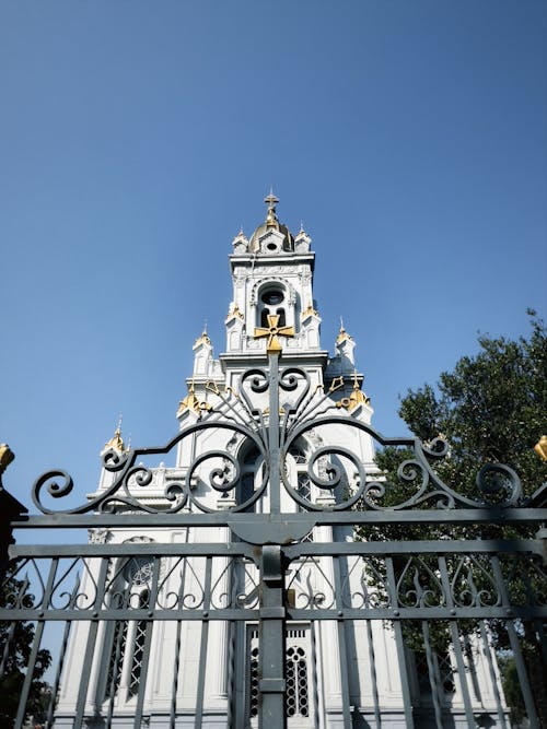 Безкоштовне стокове фото на тему «болгарська церква святого Стефана, вертикальні постріл, Ворота»