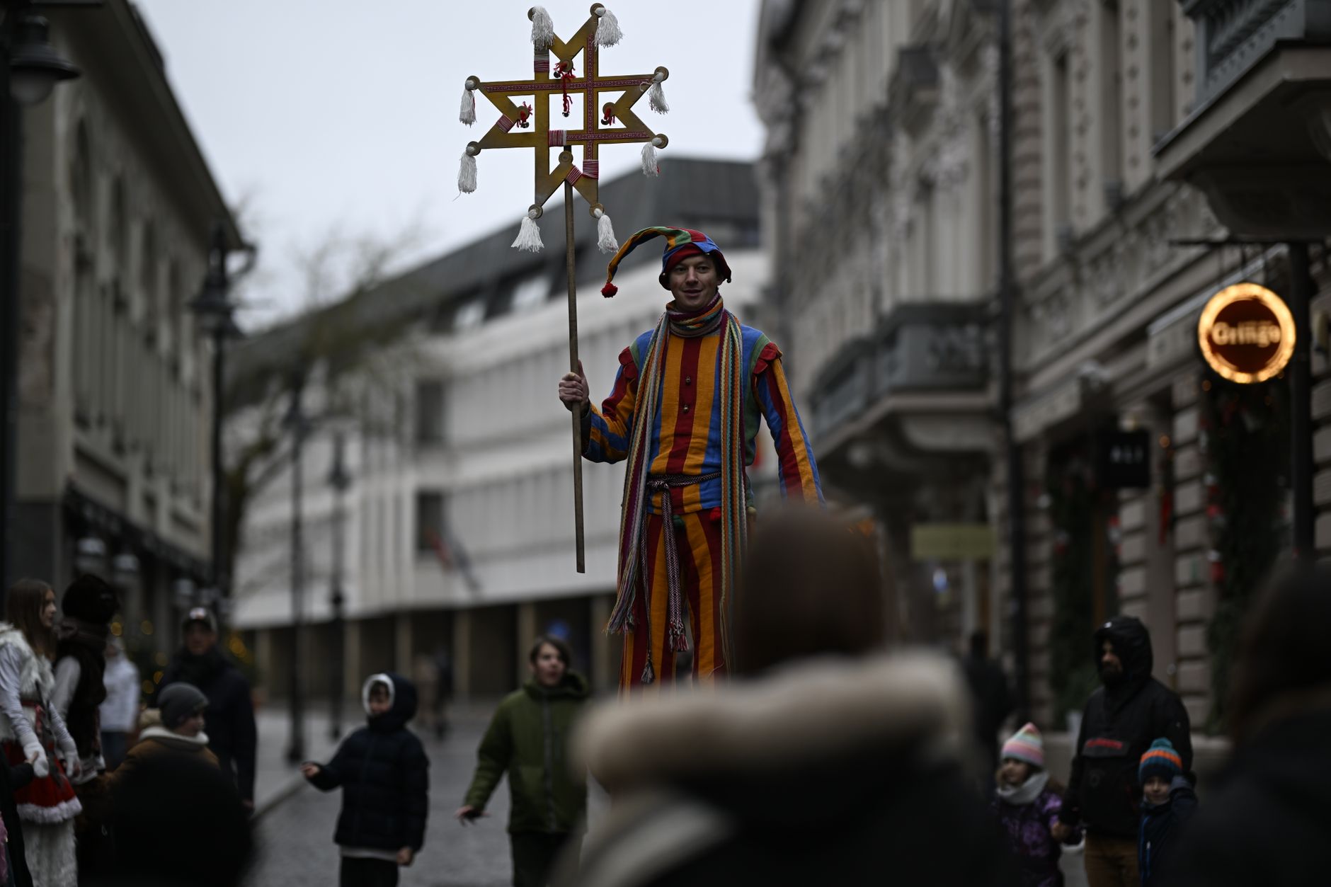 Tallinn Fringe Festivali 10. yıl etkinliğinden bir sokak gösterisi
