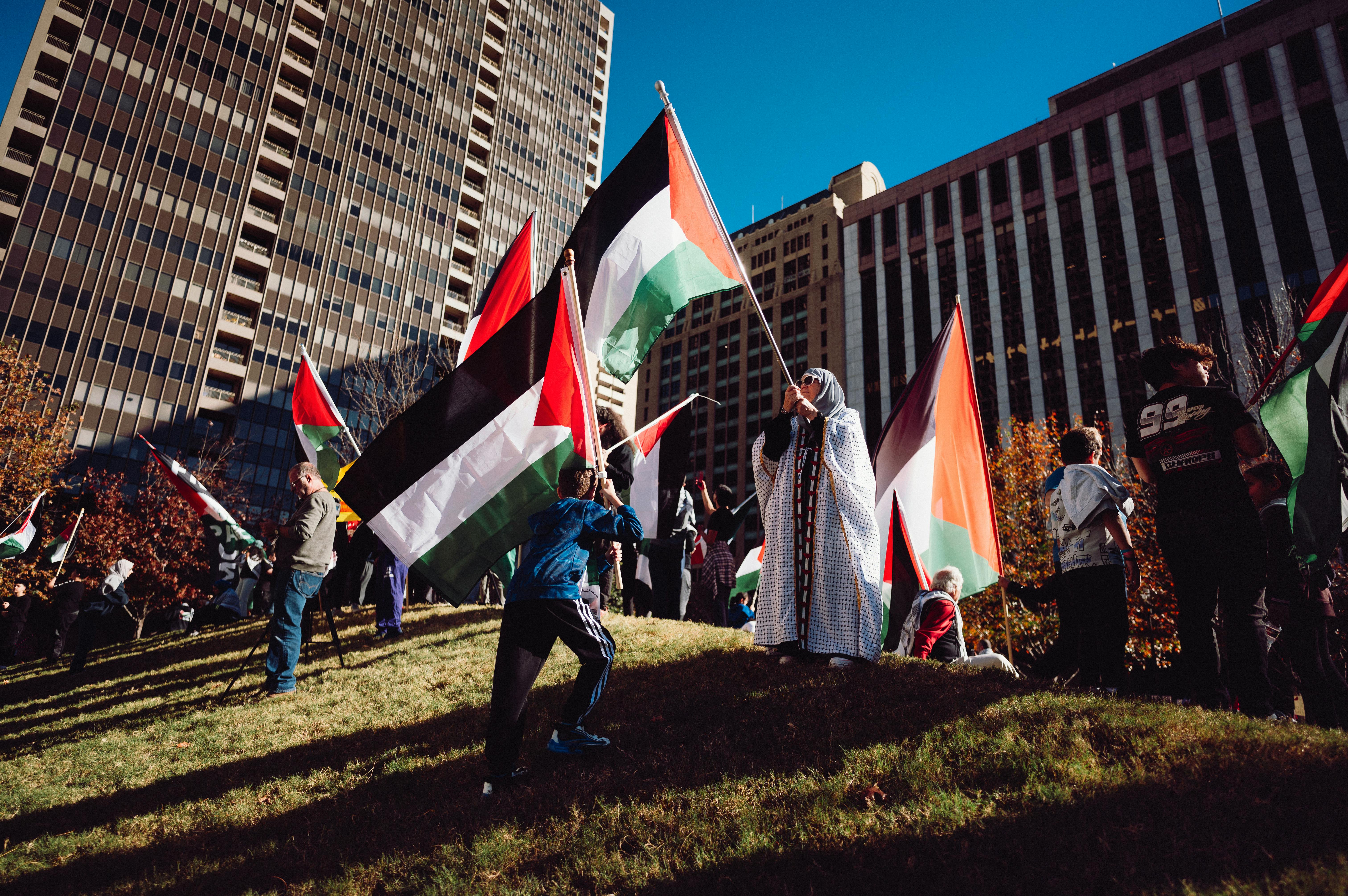 Civic Engagement and Community Service Award — Photo by Alfo Medeiros on Pexels