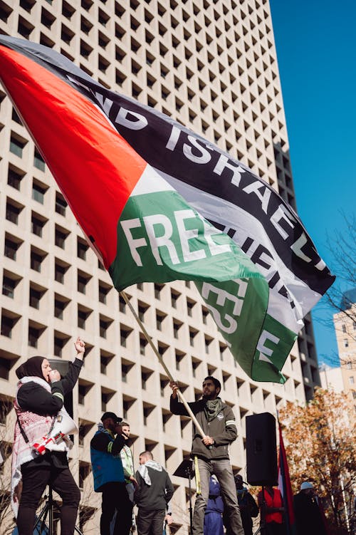 Immagine gratuita di bandiera palestinese, contro la guerra, manifestanti