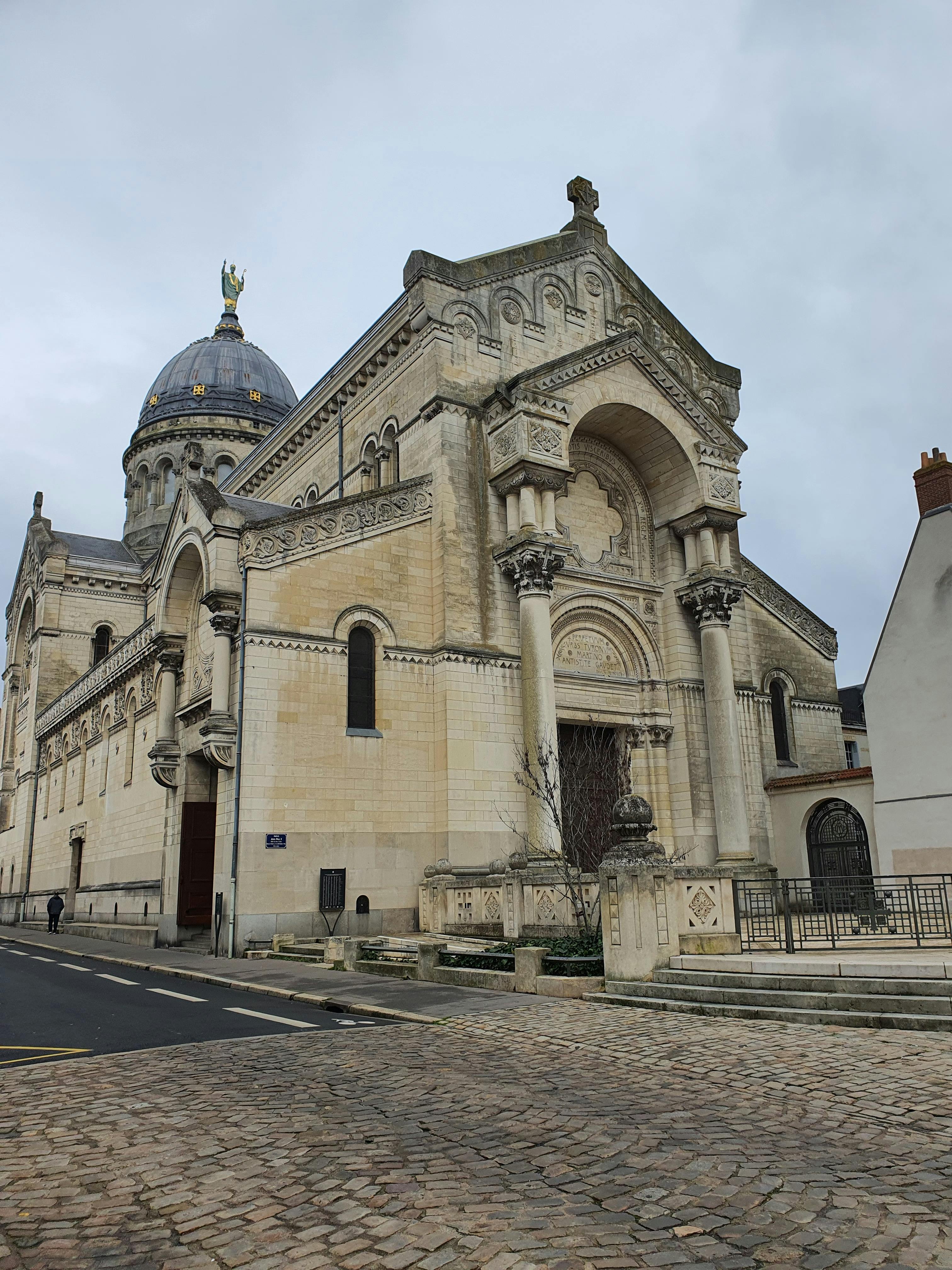 basilica of saint martin in tours france