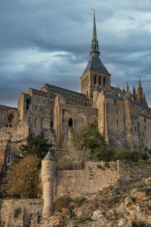 Immagine gratuita di abbazia di mont-saint-michel, architettura gotica, castelli