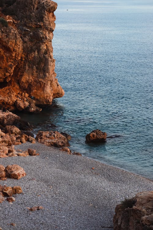 Бесплатное стоковое фото с береговая линия, вертикальный выстрел, живописный