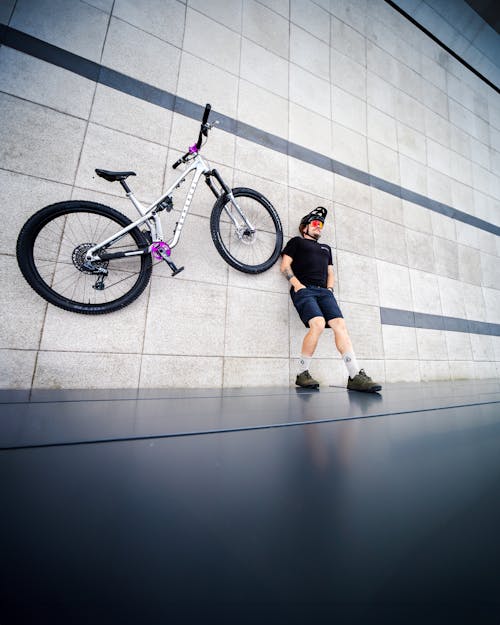 人, 單車騎士, 垂直拍攝 的 免費圖庫相片