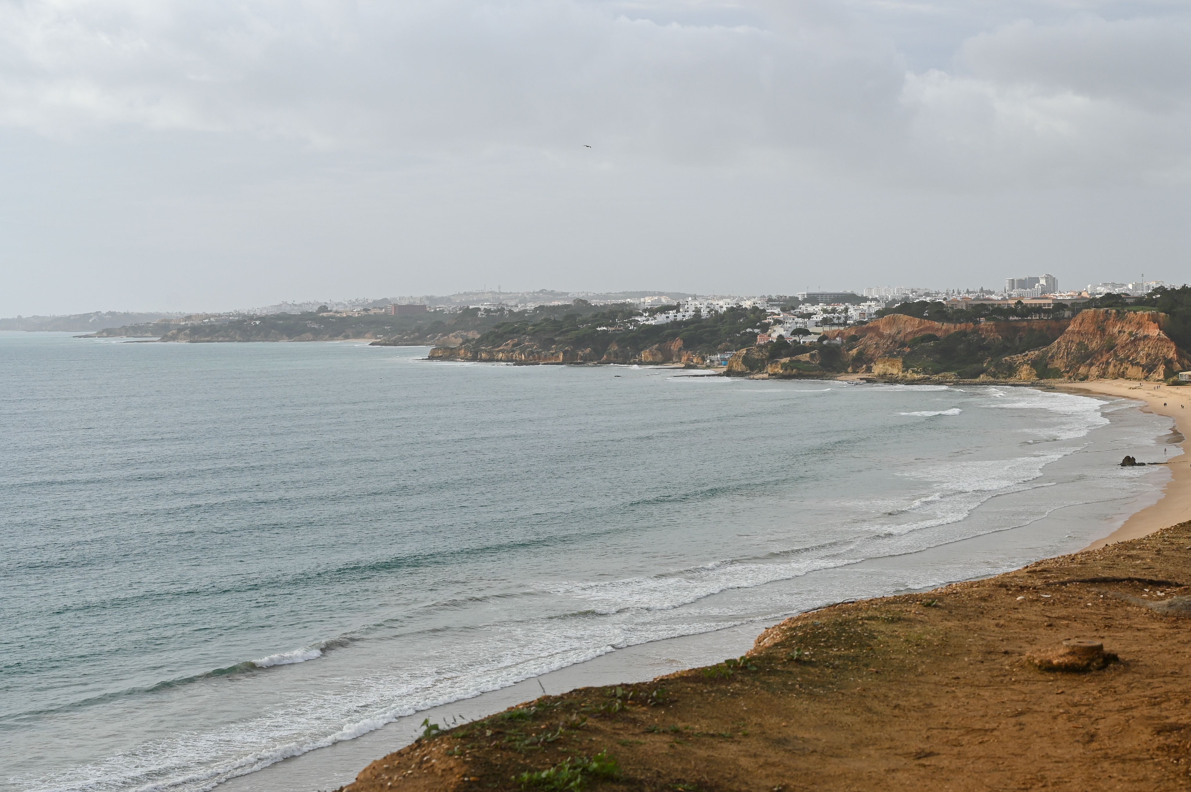 Praias douradas e falésias do Algarve