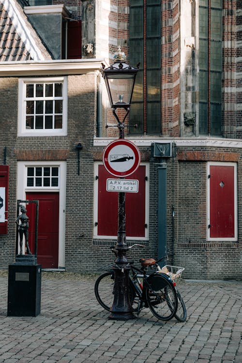 amsterdam, bina, bisikletler içeren Ücretsiz stok fotoğraf