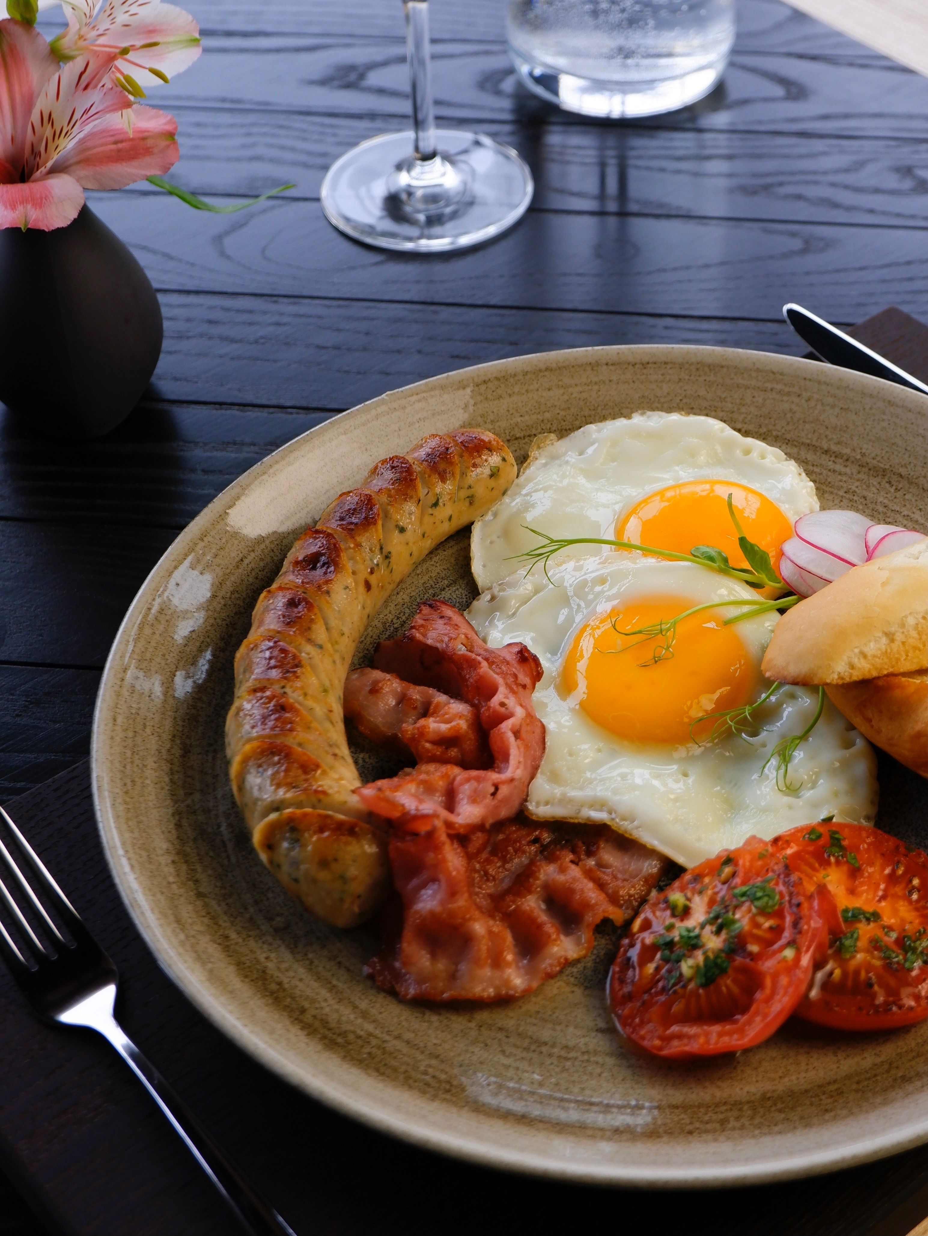 Breakfast plate with eggs and bacon