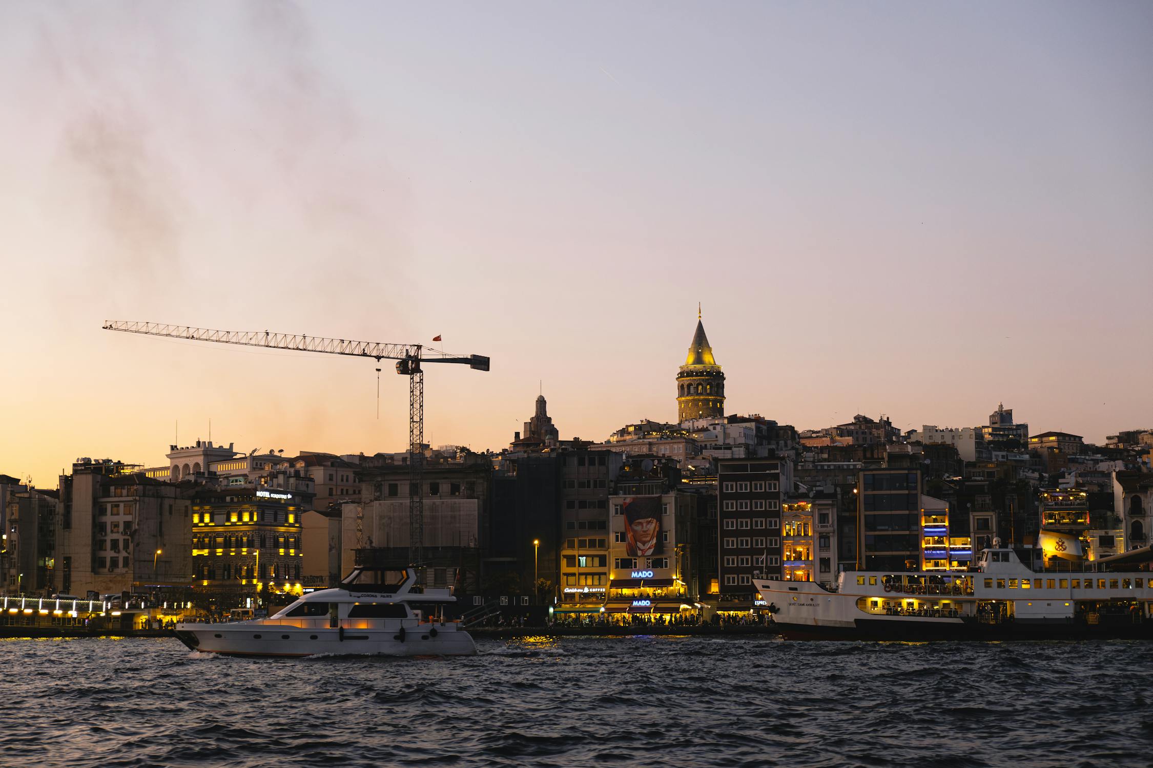 Istanbul in the Evening from the Golden Horn Estuary · Free Stock Photo