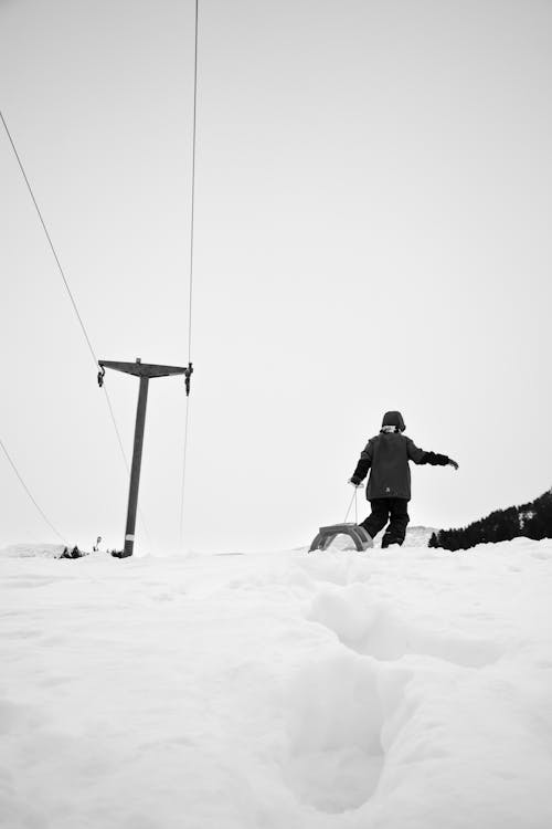 Fotos de stock gratuitas de blanco y negro, caminando, chaval