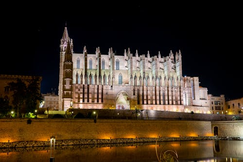 Gratis lagerfoto af belyst, gotisk arkitektur, katedralen i santa maria